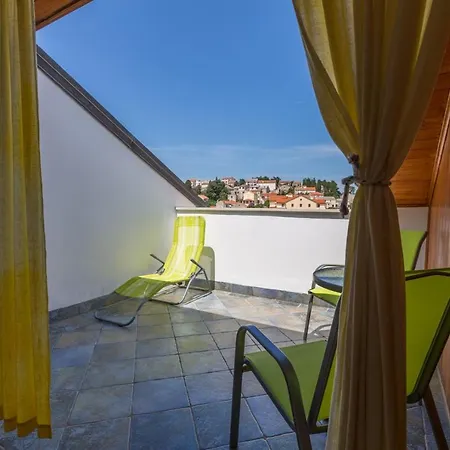 House Eva, Hotell