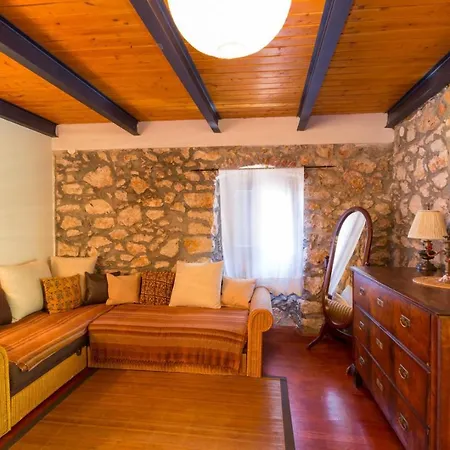 House Eva, Hotell 3*