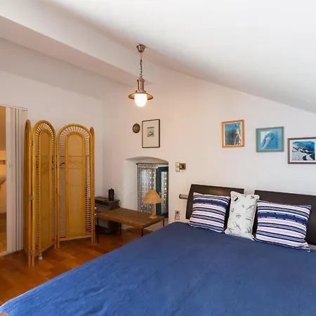 House Eva, 3*
